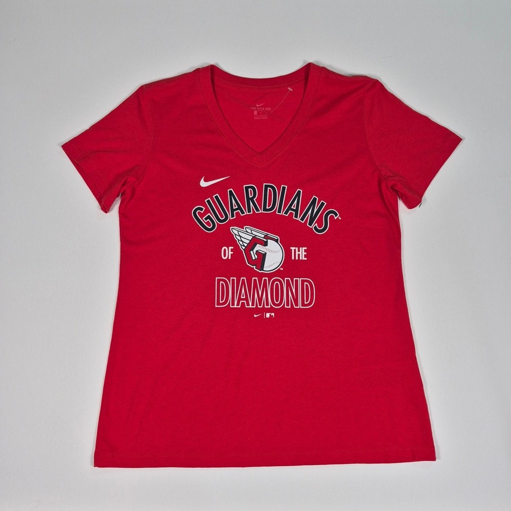 Nike Cleveland Guardians Red V-Neck Graphic T-Shirt Women Medium NKFG-62Q